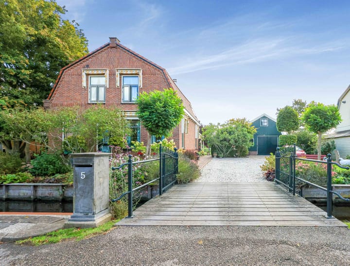 Dorpsstraat 5 in Assendelft foto