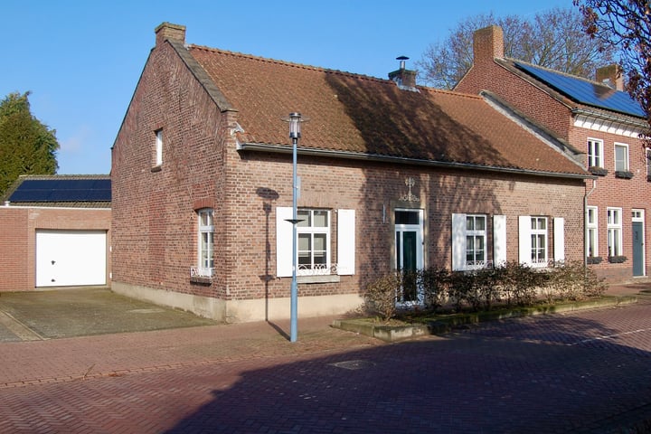 Dorpsstraat 50 in Heel