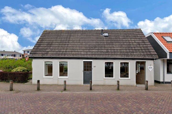 Dorpsstraat 547 in Noord-Scharwoude foto