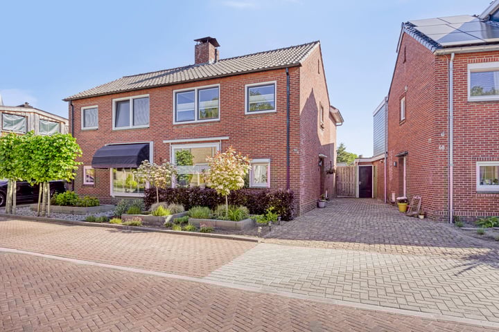 Dorpsstraat 70 in Enschede foto