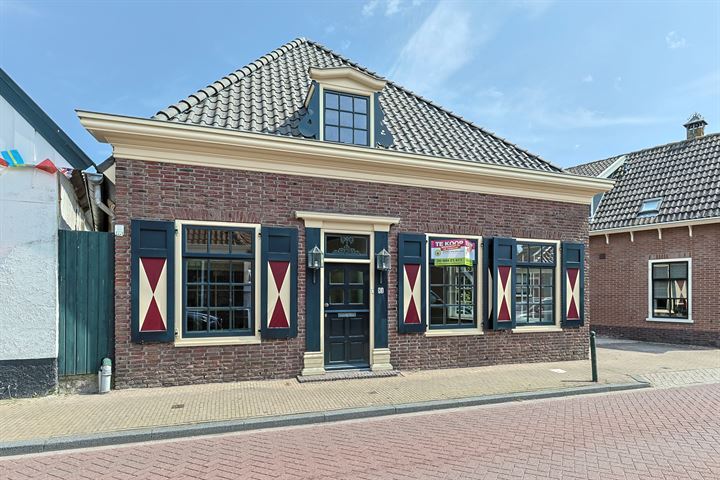 Dorpsstraat 81 in Aarlanderveen foto