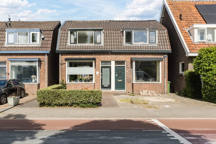 Dorpsstraat 890 in Assendelft foto