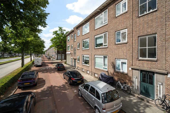 Dorpsweg 123C in Rotterdam foto