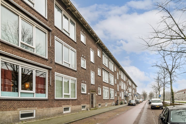 Dorpsweg 142C in Rotterdam foto