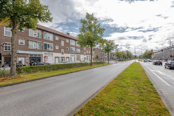 Dorpsweg 152B in Rotterdam foto