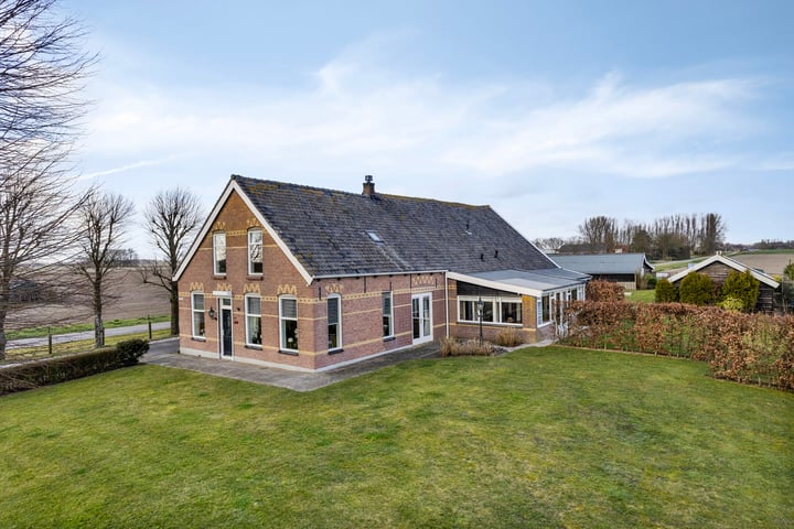 Dorpsweg 61 in Oudenhoorn foto