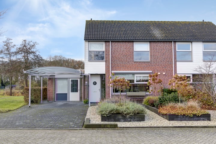 Dorpsweg 99 in Hattem foto