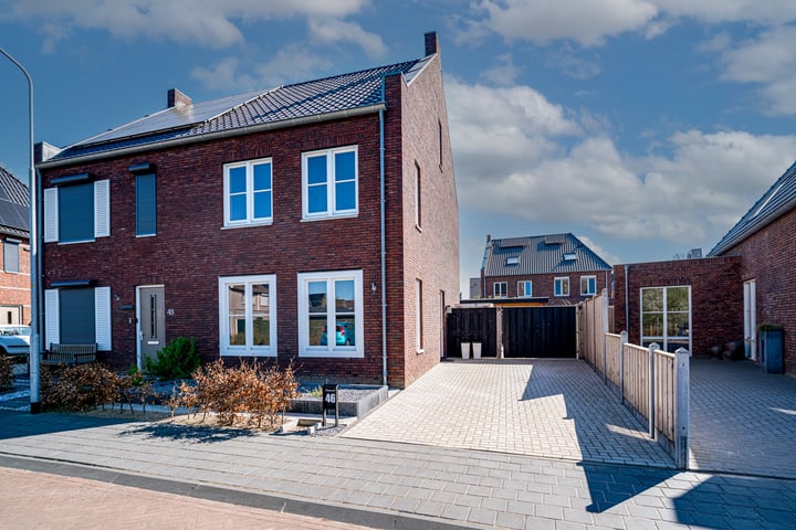 Dorpsweide 46 in Babberich foto