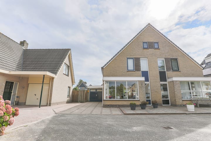 Dorsvlegel 46 in Bovenkarspel foto