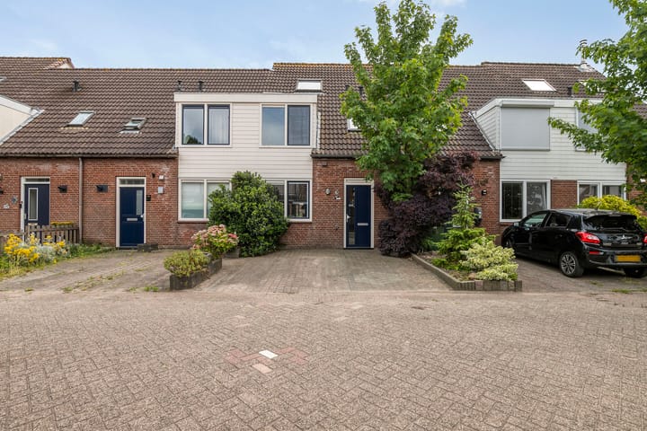 Dotterbloem 47 in Oude Wetering