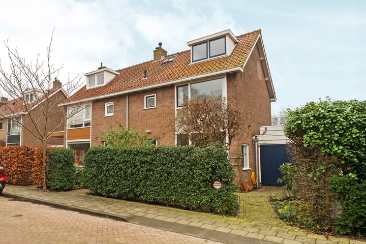 Doude van Troostwijkstraat 7 in Abcoude foto
