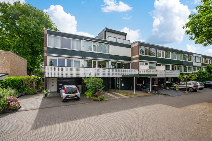 Dovenetel 48 in Apeldoorn foto