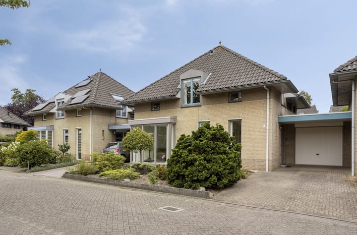Dovenslaan 8 in Nuenen foto