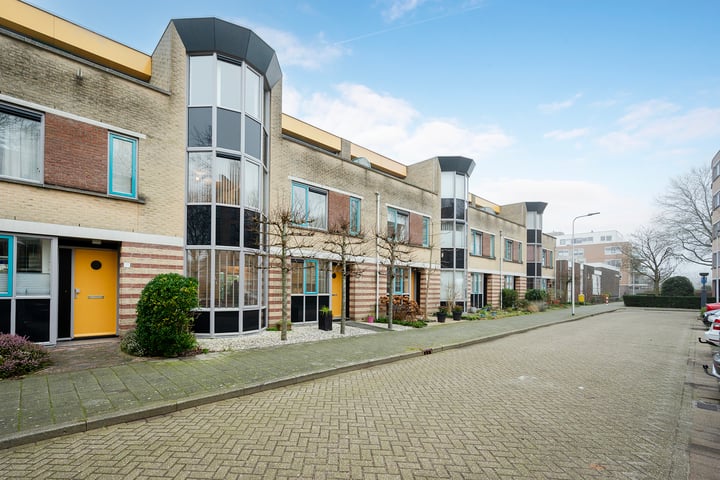 Dr. A.D. Sacharovlaan 23 in Alphen aan den Rijn foto