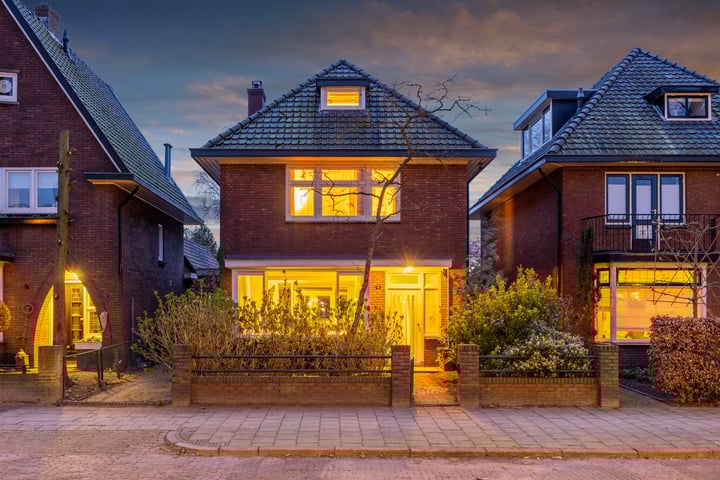 Dr. A. Kuyperstraat 11 in Hengelo foto