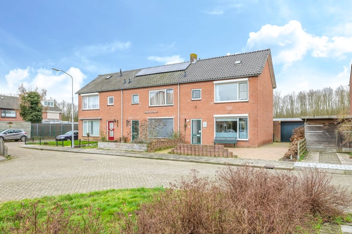 Dr. A.R. Holstraat 38 in Zetten foto