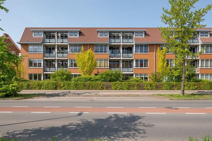 dr. Abraham Kuyperlaan 124 in Bussum foto