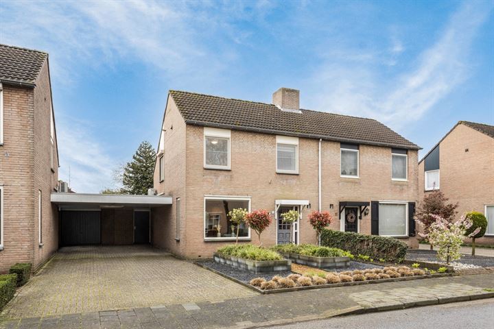 Dr. Ariënsstraat 13 in Budel foto