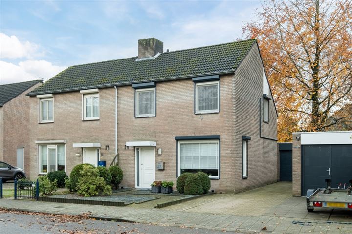 Dr. Ariënsstraat 27 in Budel foto