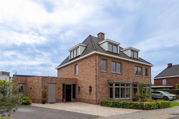Dr. Dreeslaan 226 in Helmond foto