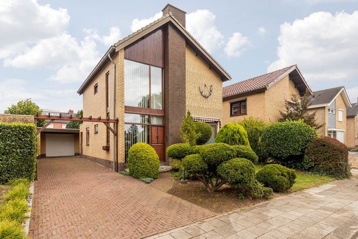 Dr. Duijsenslaan 15 in Grevenbicht foto