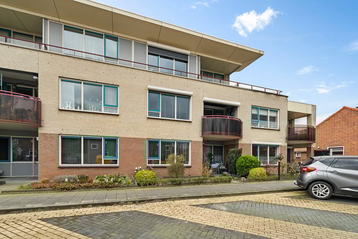 Dr. H.J.A.M.Schaepmanplein 21 in Neede