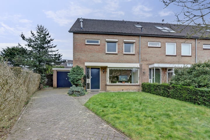 Dr. Hoogenboomlaan 5 in Tiel foto