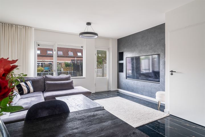 Dr. J. Presserstraat 295 in 's-Gravenhage foto