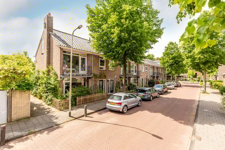 Dr. J.R. Thorbeckelaan 174 in Heemstede foto