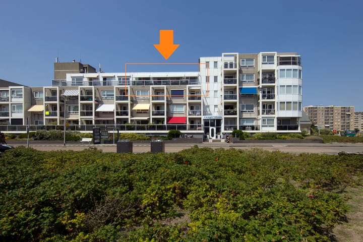 Dr Joh G Mezgerstraat 135 in Zandvoort foto