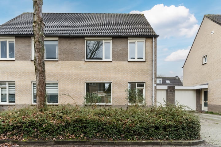 Dr. Klompélaan 19 in Helmond foto