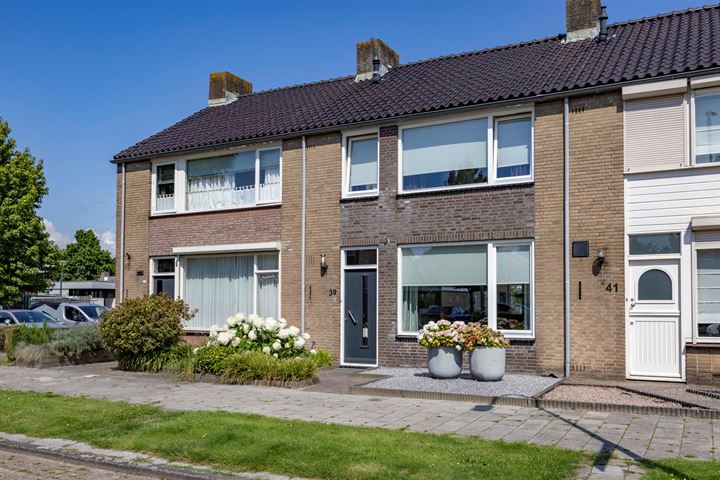 Dr. Schaepmanlaan 39 in Waalwijk foto
