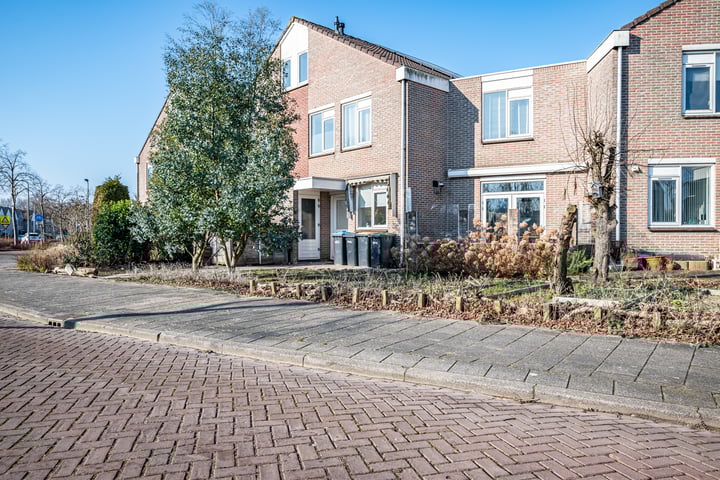 Dr. W.M. Verhaarlaan 52 in Emmeloord foto