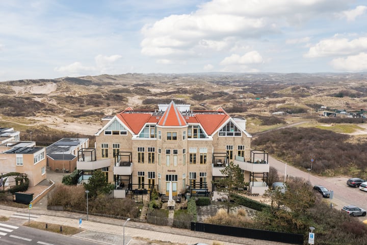 Dr Wiardi Beckmanlaan 50 in Egmond aan Zee foto