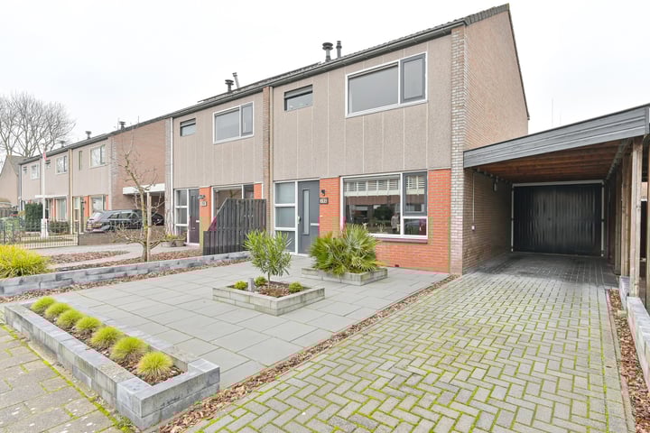 Draco 102 in Hoogeveen foto