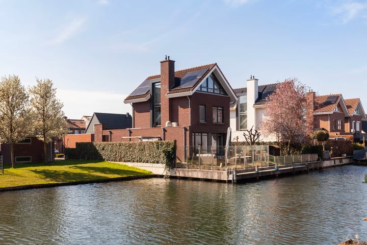 Dreesstraat 1 in Hardinxveld-Giessendam foto