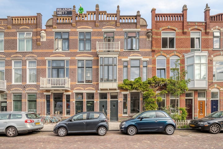 Drie Octoberstraat 19 in Leiden foto