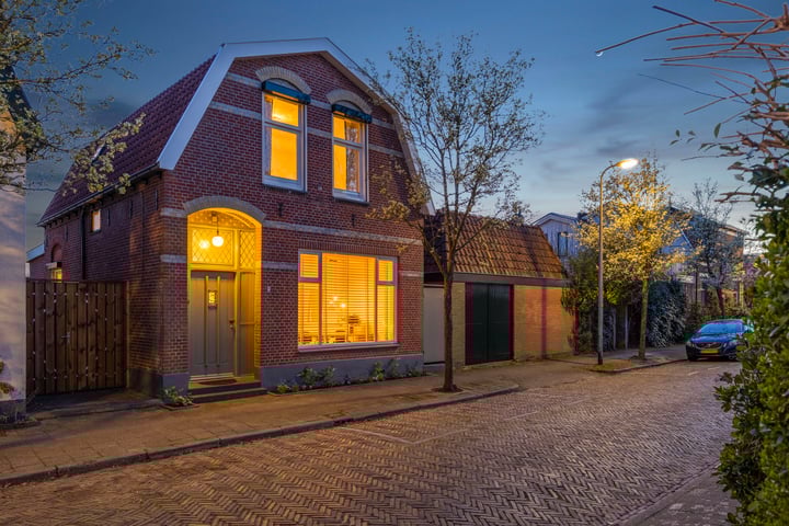 Drienerbeekweg 2 in Hengelo foto
