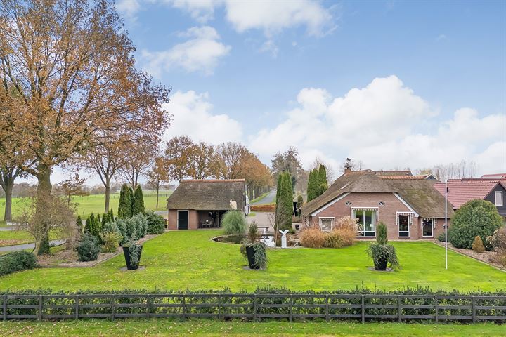 Driftlakenseweg 2 in Wanneperveen foto