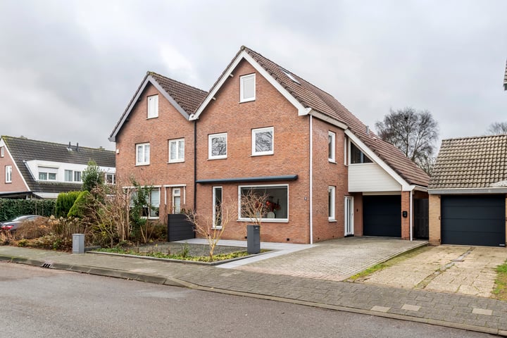 Drumptselaan 25 in Tiel foto