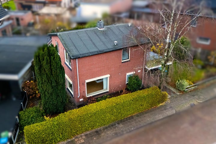 Ds. de Geusstraat 27 in Almelo foto