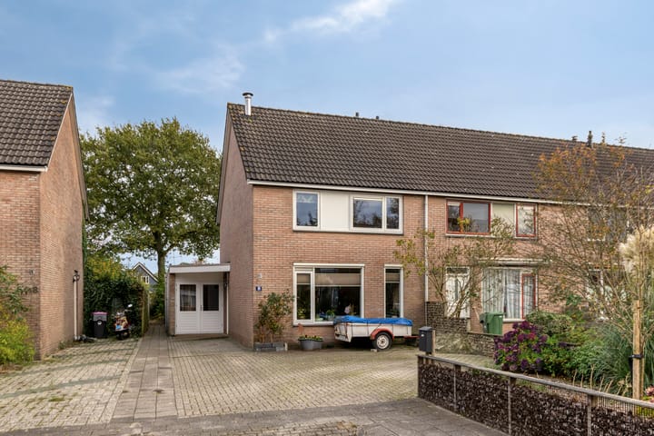 Ds Groot-Nibbelinkstraat 16 in Haulerwijk