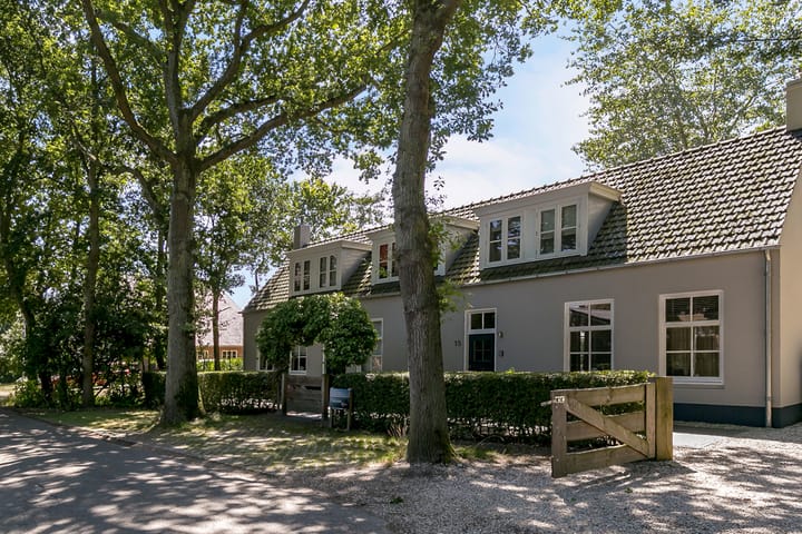 Duinbeekseweg 13 in Oostkapelle foto