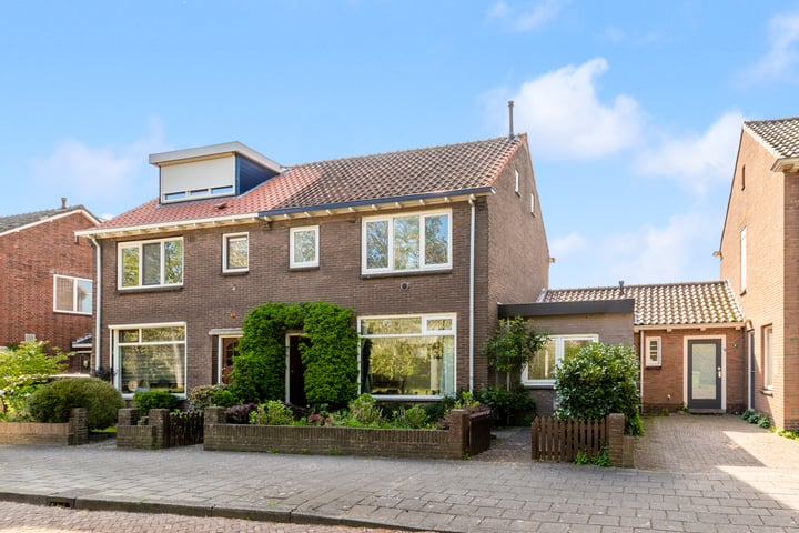 Duinvlietstraat 6 in Velsen-Noord