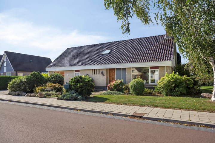 Dwarskade 42 in Nieuw-Buinen