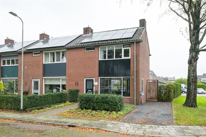 Dwarsstraat 2 in Hengelo (Gld) foto