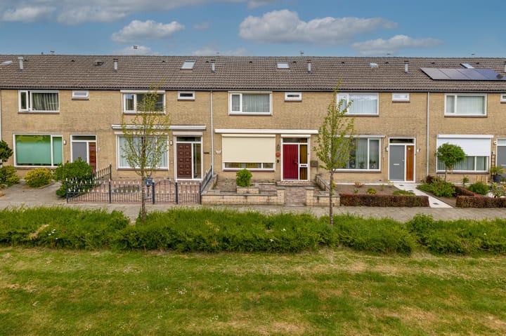 Dwarsvliet 8 in Zevenbergen foto