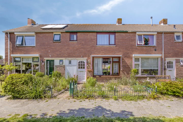 E.D. van den Broeckestraat 11 in Oostkapelle foto