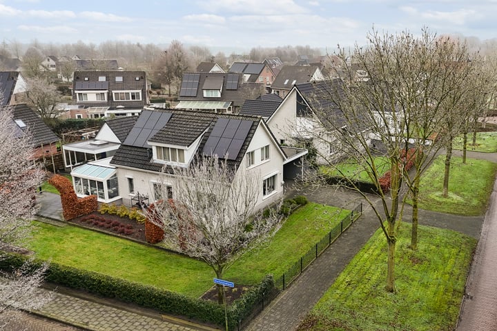 E.E.G.-laan 1 in Schoonebeek foto