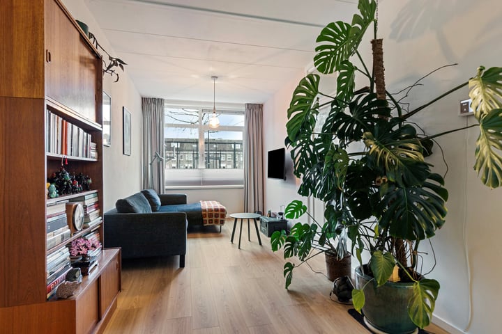 Edisonplein 8A in Schiedam foto